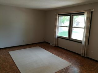 2122 10th Street Pl, Coralville, IA 52241