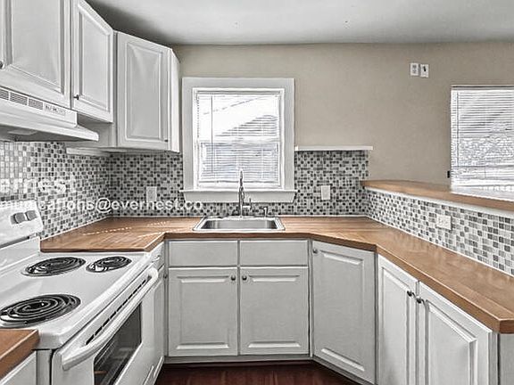 5th image of 203 W Lobit Ave #0