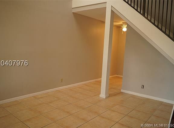 5th image of 412 SE 11th Ct #2