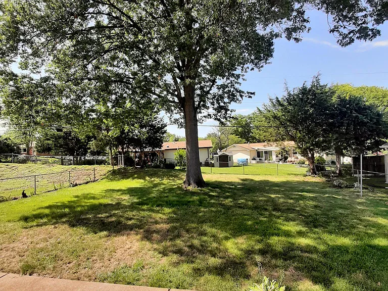 10205 Dandridge Dr — Photo 26