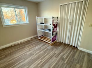 503 E College St APT 1, Marion, IL 62959