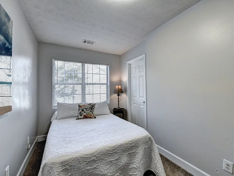 1170 Atlantic Dr NW — Photo 32