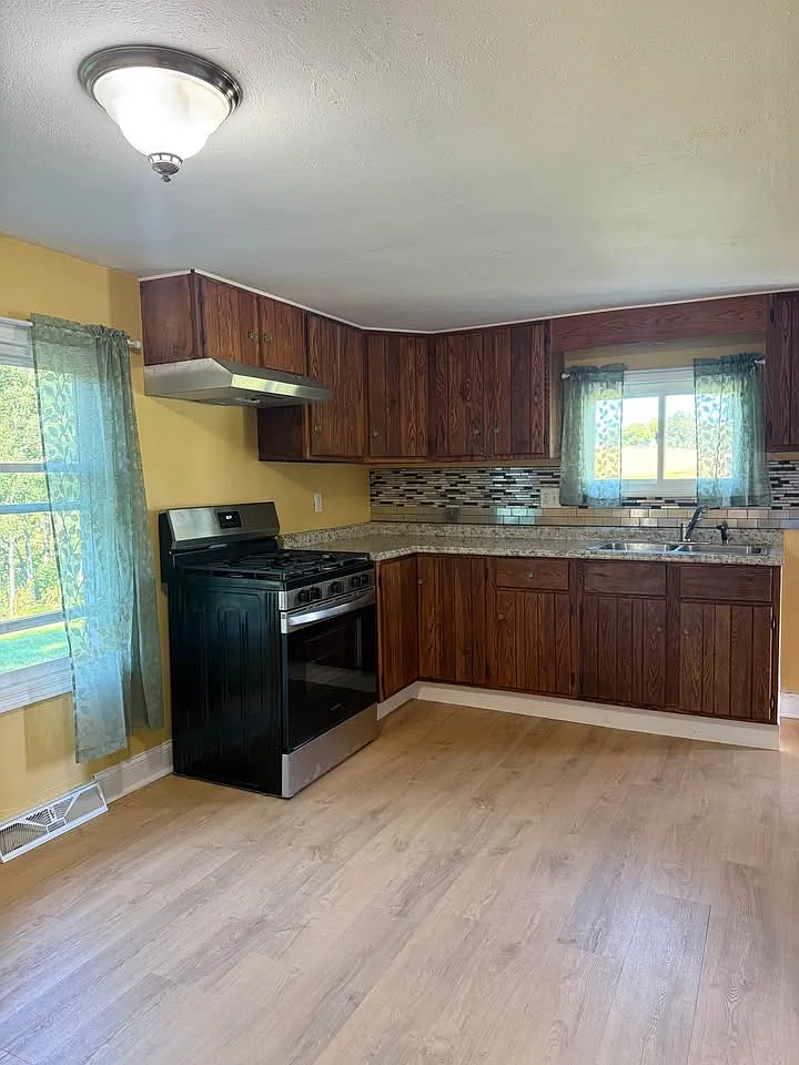 2 bed, $1,700 — Photo 4