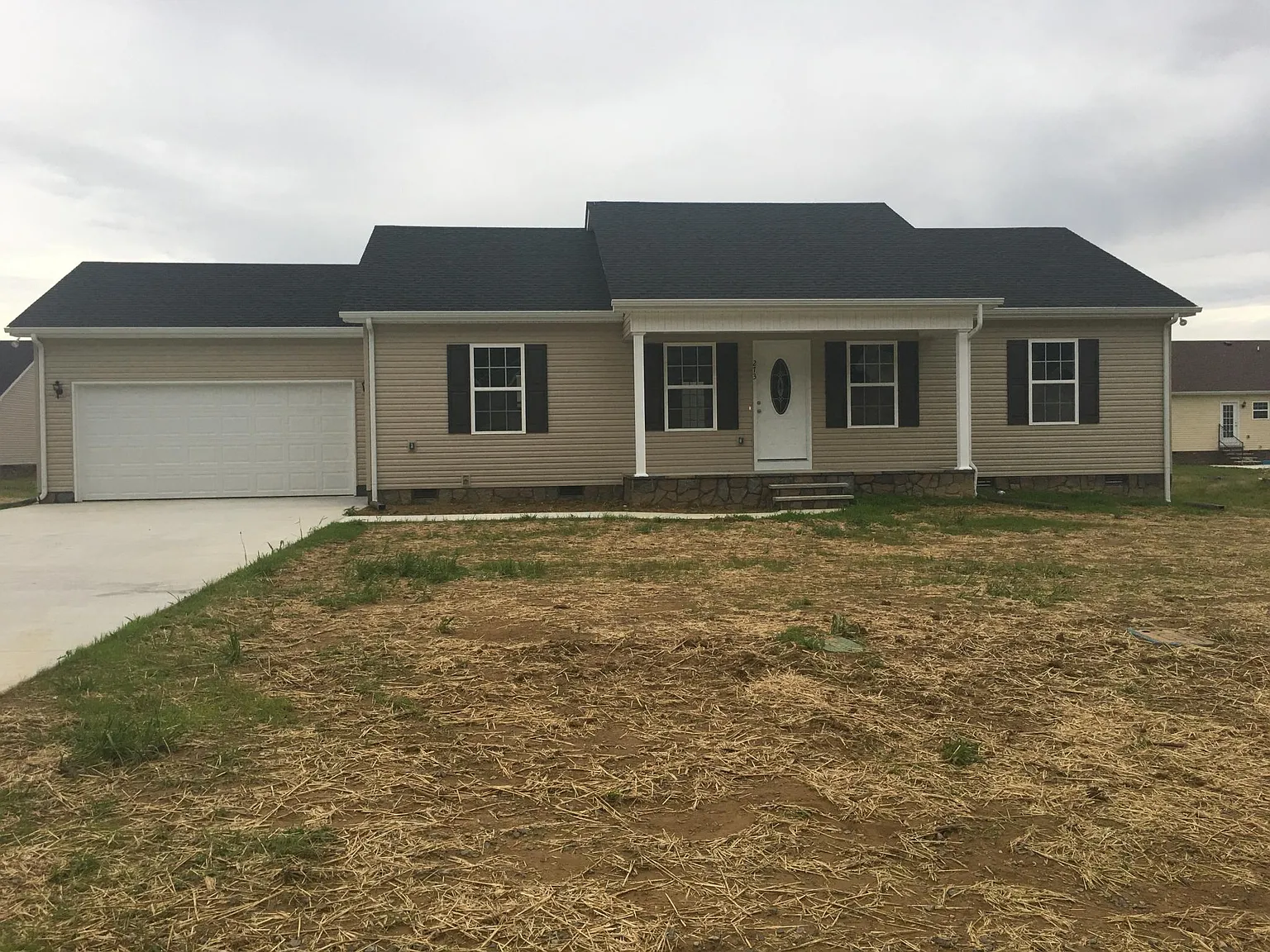 253 Williamsburg Cir — Photo 1