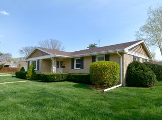 15 N William St, Mount Prospect, IL 60056