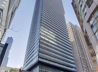15 Grenville St #404, Toronto, ON M4Y 0B9