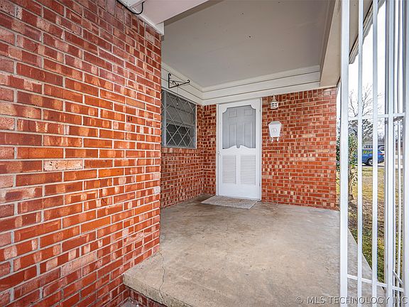 4th image of 914 N Linda Ave