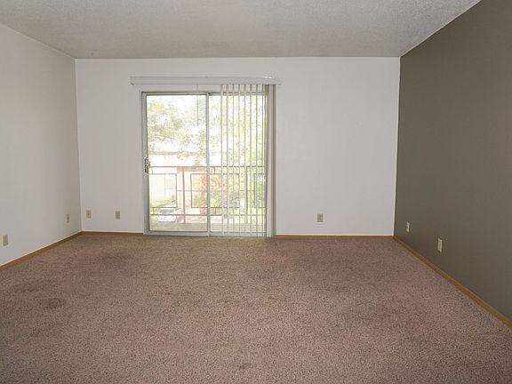 5th image of 300 S 26th St #18