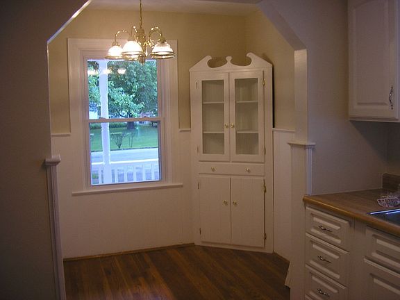 dining alcove off kitchen