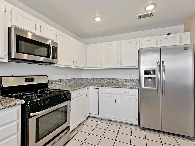 6580 Goldensun Ct — Photo 12