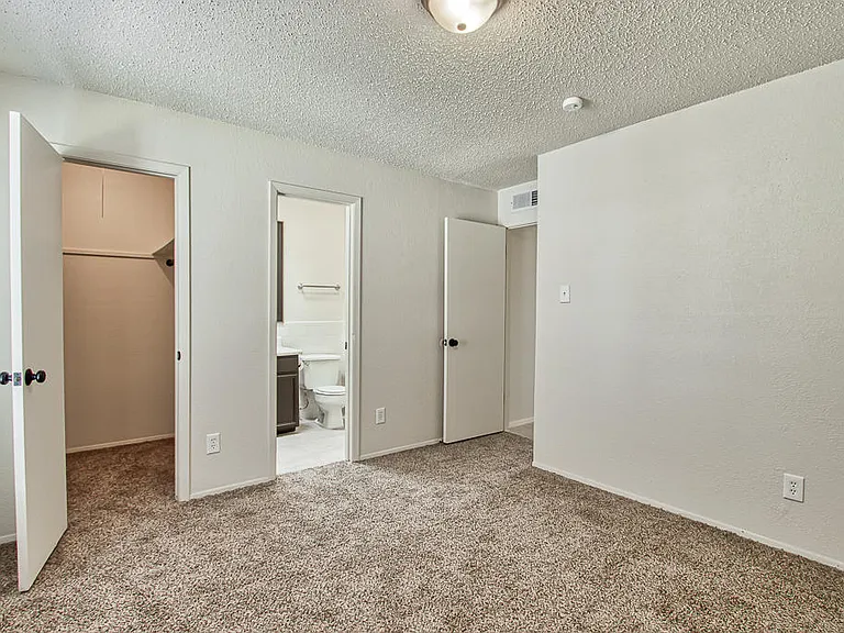10720 McAllen Pl — Photo 7