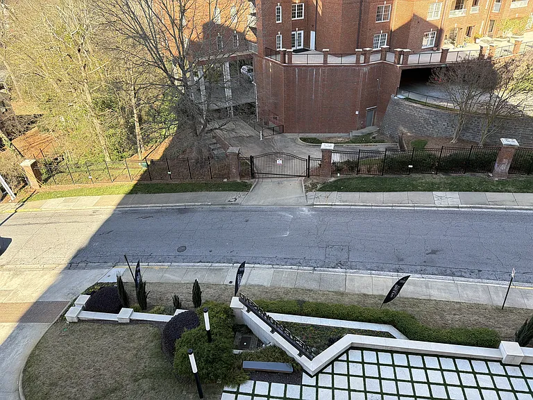 Wesley Townsend Apartments at Buckhead — Photo 52