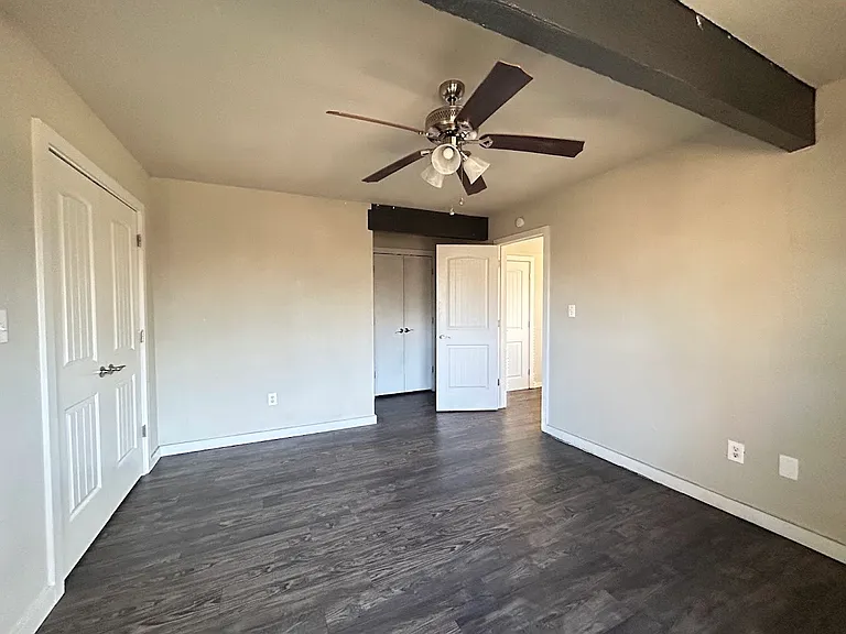 968 N Lewis Ave — Photo 8