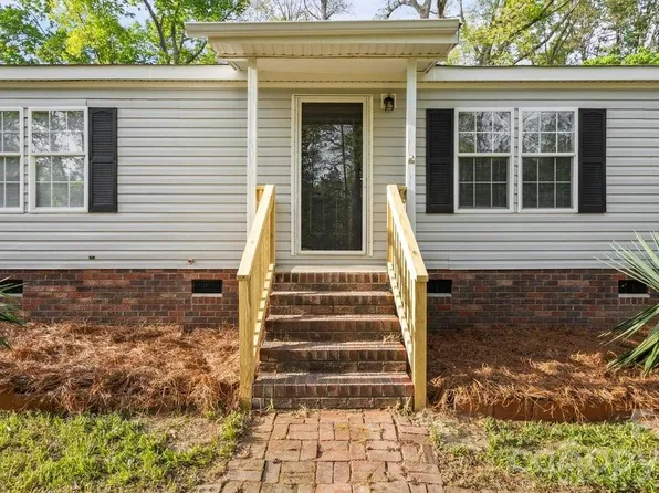 2913 Crystal Dr, Midland, NC 28107