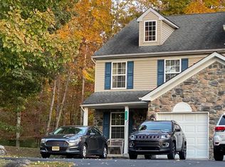 7221 Blushingwood Grv, East Stroudsburg, PA 18301