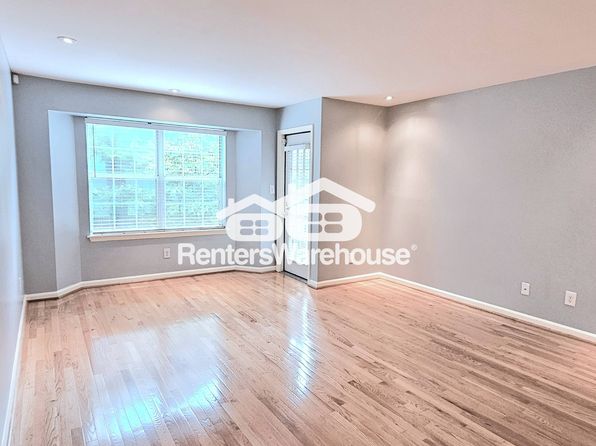 2060 Chastain Park Ct NE