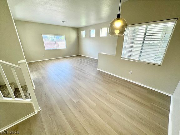 4th image of 725 Brown Breeches Ave
