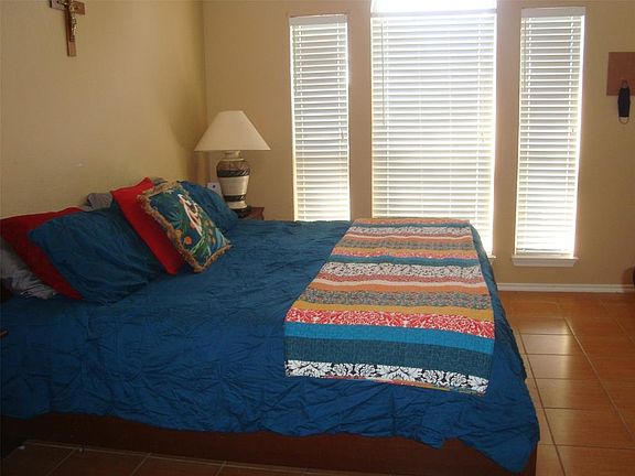 5th image of 1501 Wesley Dr