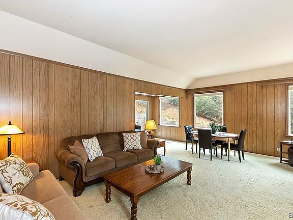 3rd image of 408 Sugarloaf Blvd
