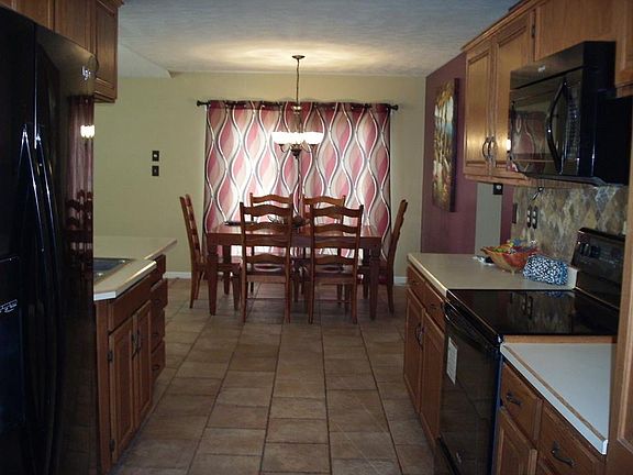 2nd image of 2805 W Palisades Pkwy