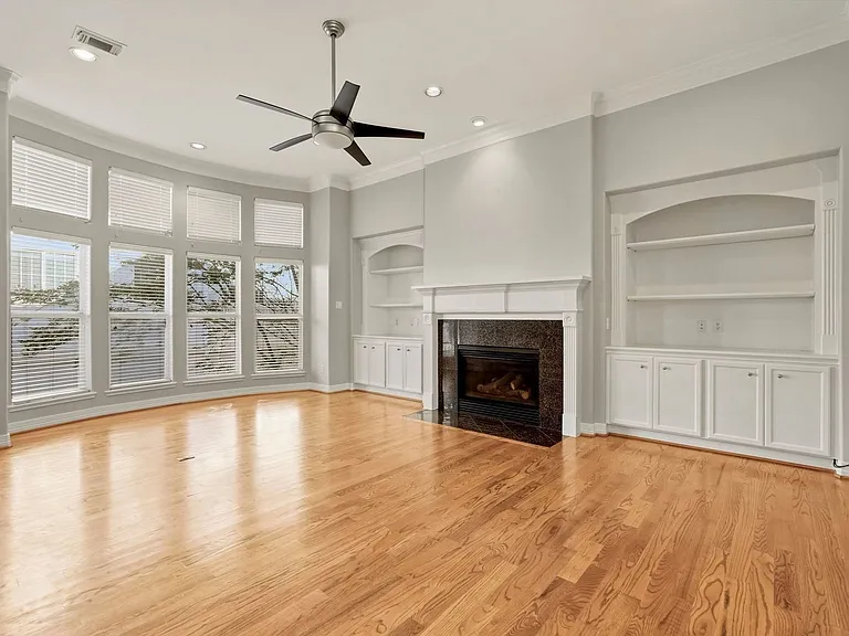822 Stuart St — Photo 14