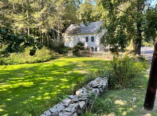 26 Perkins Rd, Woodbridge, CT 06525