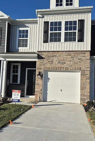 18 Reagan Dr — Photo 1