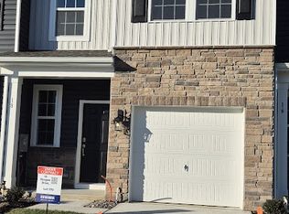 18 Reagan Dr, Runnemede, NJ 08078