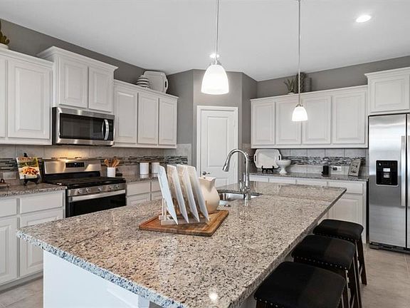 Home images & Floor Plans are for illustration purposes only & may vary from actual home