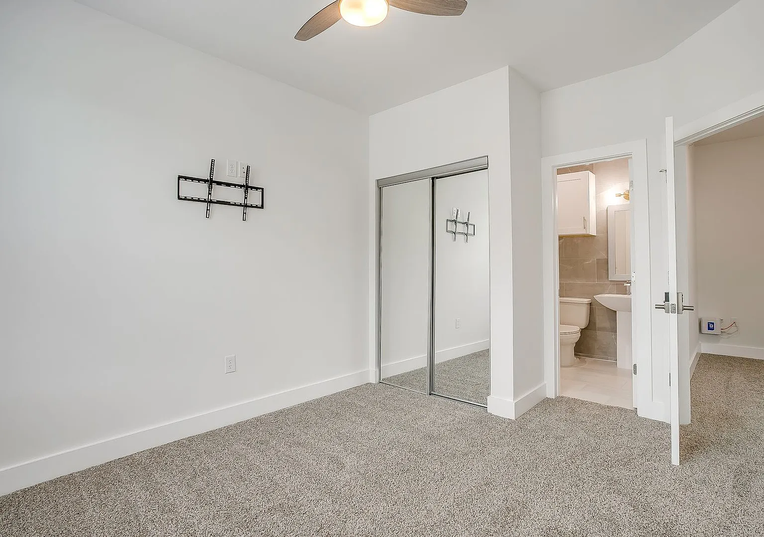 3144 Forest Park Blvd-2027 — Photo 3