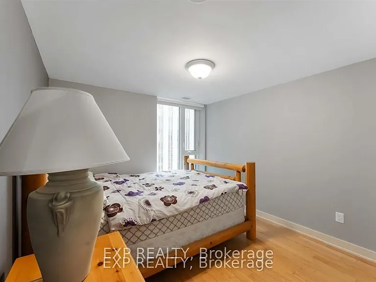 40 Nepean St #1607 — Photo 25
