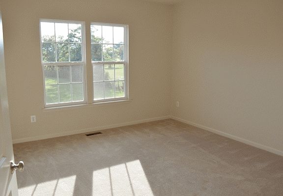 5th image of 22480 Glenbow Way