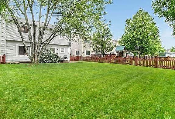3rd image of 961 Rosefield Ln