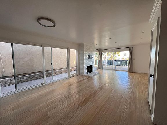 5th image of 2457 Geranium St