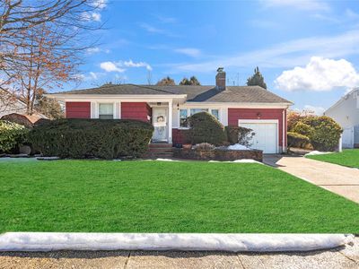 16 Newmarket Road, Syosset, NY, 11791