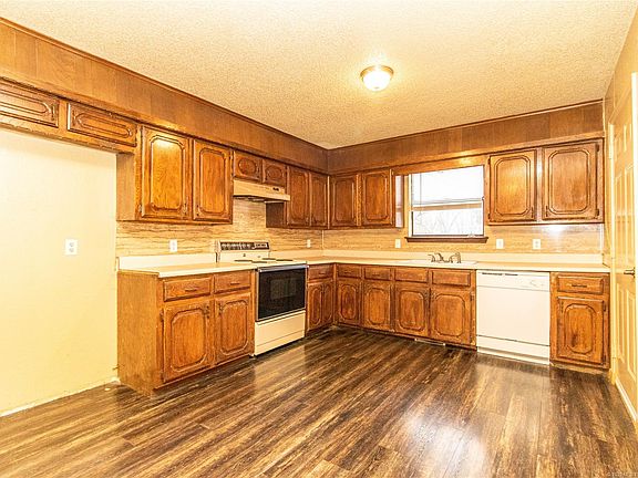 5th image of 1305 N 8th Pl