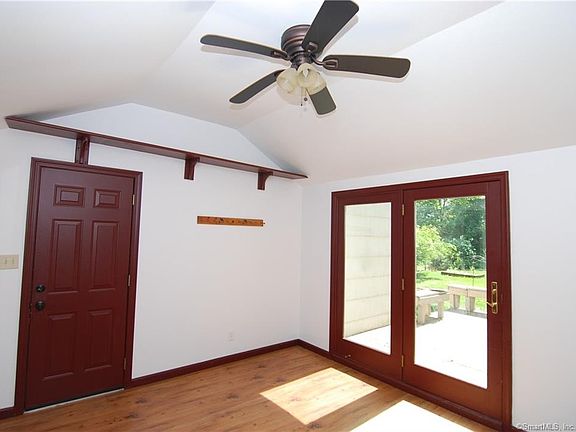 2nd image of 399 Salmon Brook St