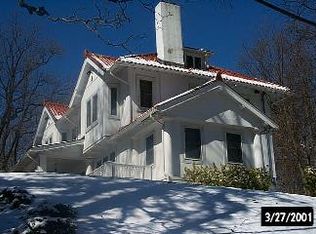 52 The Birches, Roslyn, NY 11576