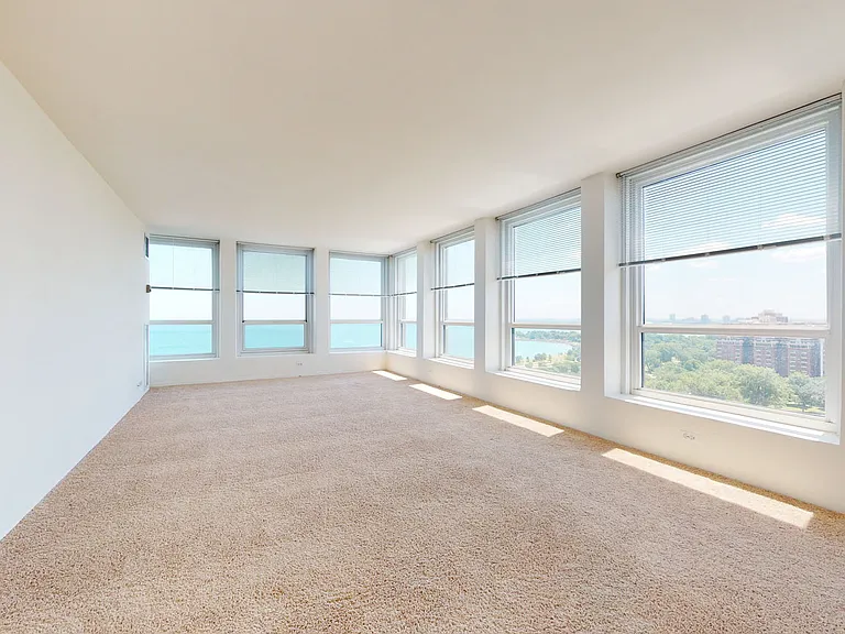 Dining/Living room