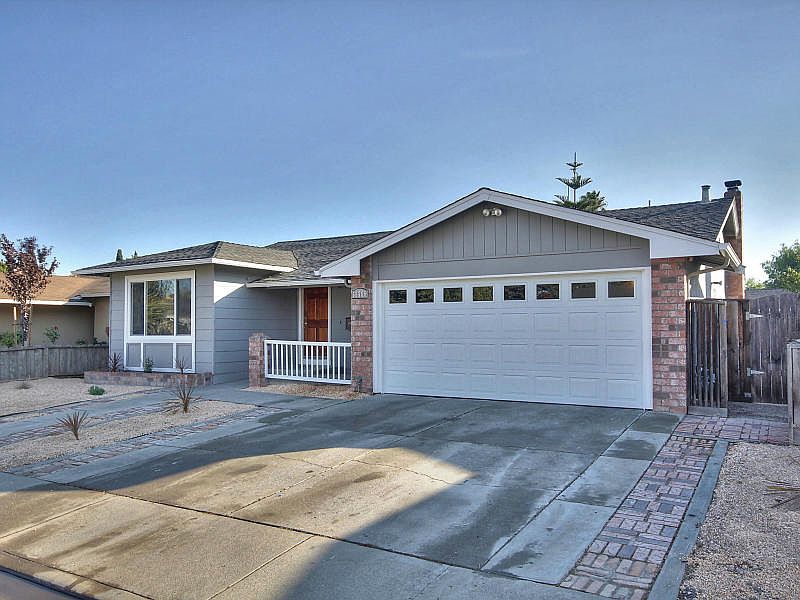 1st image of 33795 Whitehead Ln
