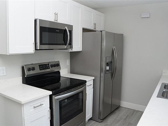 3rd image of 10102 Lichen Ct
