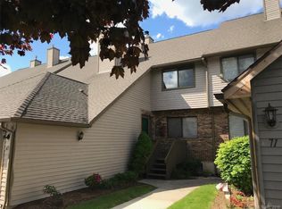 65 Fox Run Ct, Newington, CT 06111