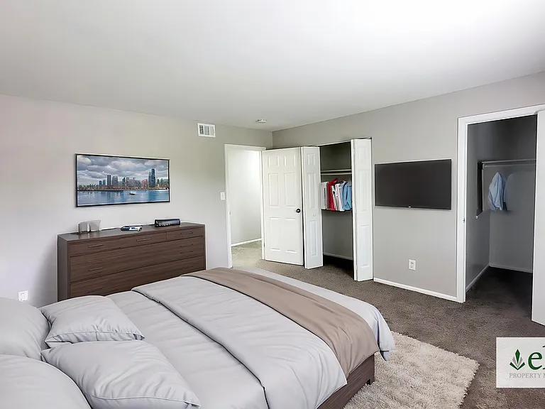 Berkley Commons — Photo 15