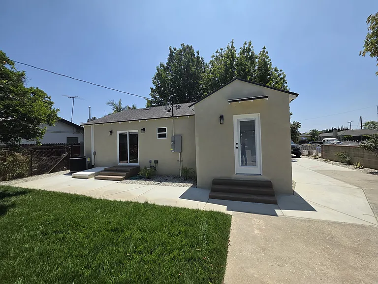 1317 S Montebello Blvd — Photo 8