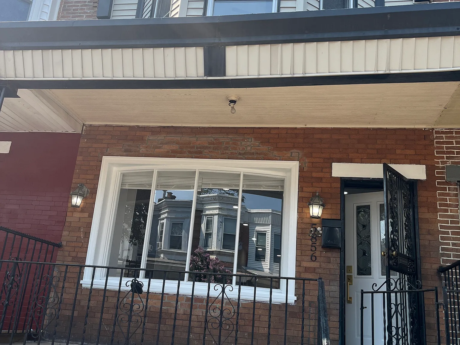 3 bed, 1062 sqft, $1,950 — Photo 2
