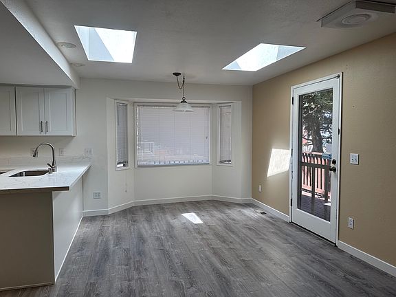 4th image of 16424 NE 105th Pl