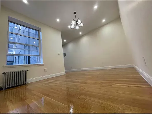 Rented by EXR | media 17