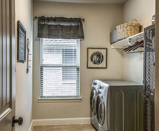 5th image of 8741 Weston Ln