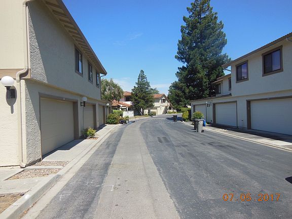 5th image of 443 Colony Knoll Dr