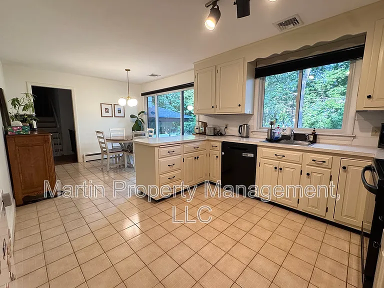 1 Cyr Cir — Photo 7